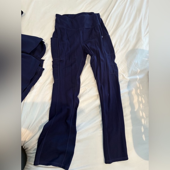 Navy blue jannuu scrubs, 2 tops 1 bottom - Picture 5 of 5